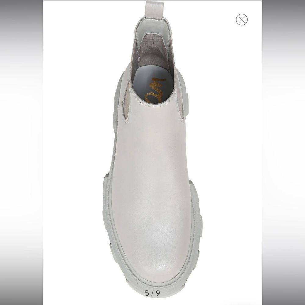 Daelyn Lug Sole Chelsea Boot - Picture 6 of 9
